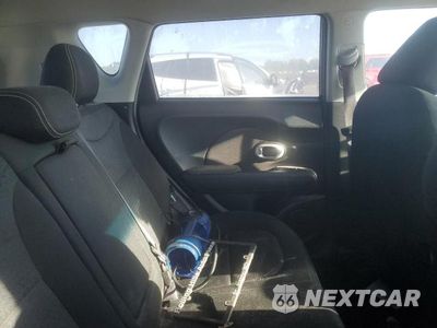 Zdjęcie 10 z 12 samochodu: 2016 KIA SOUL + VIN:KNDJP3A58G7846518 - miniatura