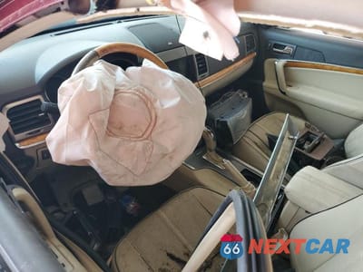 Zdjęcie 8 z 12 samochodu: 2010 LINCOLN MKZ VIN:3LNHL2GC9AR751729 - miniatura