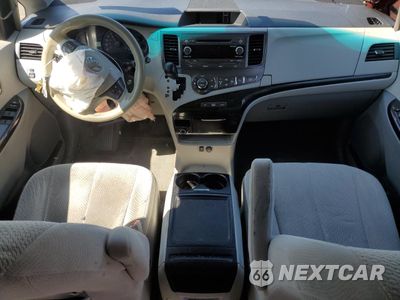 Zdjęcie 8 z 16 samochodu: 2014 TOYOTA SIENNA LE VIN:5TDKK3DC9ES513356 - miniatura