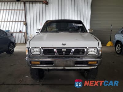 Piąte zdjęcie samochodu w środku: 1997 NISSAN TRUCK XE VIN:1N6SD11Y3VC322223 - miniatura