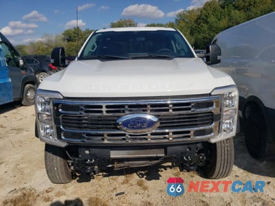 Piąte zdjęcie samochodu w środku: 2023 FORD F550 SUPER DUTY VIN:1FD0W5HTXPEC31958 - miniatura