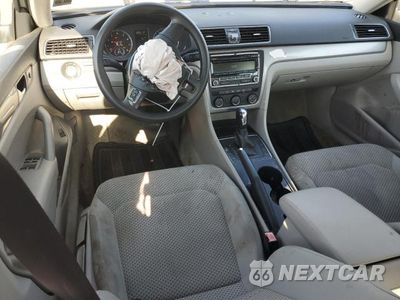 Zdjęcie 8 z 12 samochodu: 2015 VOLKSWAGEN PASSAT S VIN:1VWAT7A32FC006500 - miniatura