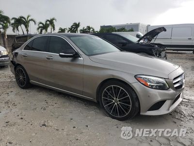 Czwarte zdjęcie samochodu z boku: 2021 MERCEDES-BENZ C 300 VIN:W1KWF8DB7MR648025 - miniatura