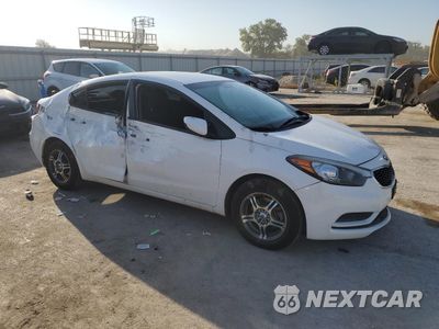 Czwarte zdjęcie samochodu z boku: 2016 KIA FORTE LX VIN:KNAFK4A63G5482391 - miniatura