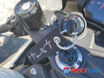 Zdjęcie 8 z 9 samochodu: 2025 KAWASAKI ZX636 K VIN:JKBZXJK12SA010448 - miniatura