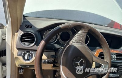 Zdjęcie 8 z 11 samochodu: 2013 MERCEDES-BENZ C 300 4MATIC VIN:WDDGF8AB8DR263839 - miniatura