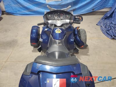 Zdjęcie 6 z 9 samochodu: 2010 CAN-AM SPYDER ROADSTER RT VIN:2BXJBKC1XAV001623 - miniatura