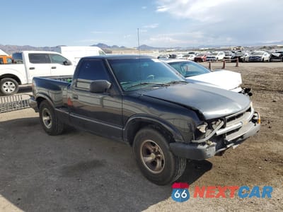 Czwarte zdjęcie samochodu z boku: 2001 CHEVROLET S TRUCK S10 VIN:1GCCS145918168211 - miniatura