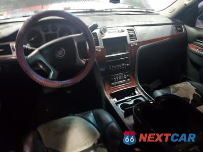 Zdjęcie 8 z 13 samochodu: 2012 CADILLAC ESCALADE ESV PREMIUM VIN:1GYS4JEF8CR209223 - miniatura