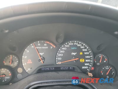Zdjęcie 9 z 12 samochodu: 2003 CHEVROLET CORVETTE VIN:1G1YY22G835100137 - miniatura