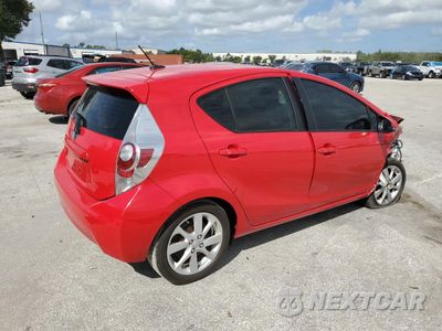 Trzecie zdjęcie samochodu z tyłu: 2014 TOYOTA PRIUS C VIN:JTDKDTB31E1068704 - miniatura