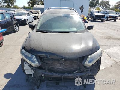 Piąte zdjęcie samochodu w środku: 2016 NISSAN ROGUE S VIN:KNMAT2MV4GP671931 - miniatura