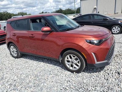 Czwarte zdjęcie samochodu z boku: 2023 KIA SOUL LX VIN:KNDJ23AU6P7892676 - miniatura