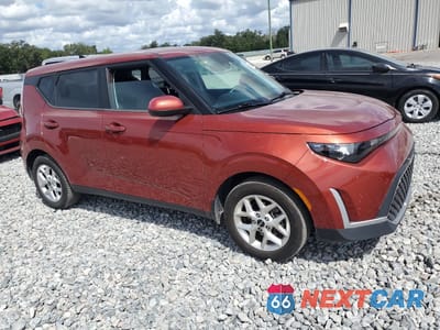 Czwarte zdjęcie samochodu z boku: 2018 KIA SOUL LX VIN:KNDJ23AU6P7892676 - miniatura