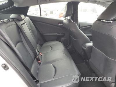 Zdjęcie 10 z 13 samochodu: 2018 TOYOTA PRIUS VIN:JTDKARFU7J3063360 - miniatura