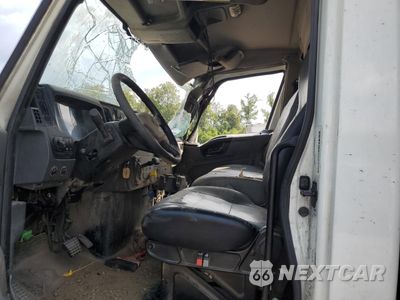 Piąte zdjęcie samochodu w środku: 2019 INTERNATIONAL MV607 BOX TRUCK VIN:3HAEUMML2KL347305 - miniatura