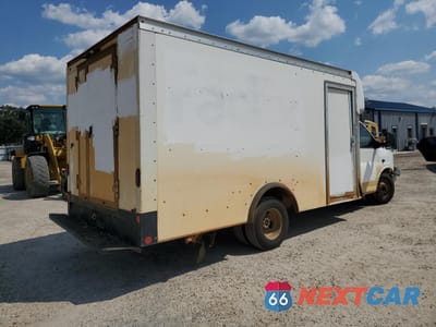 Trzecie zdjęcie samochodu z tyłu: 2021 GMC SAVANA CUTAWAY G3500 VIN:7GZ37SC75MN001329 - miniatura