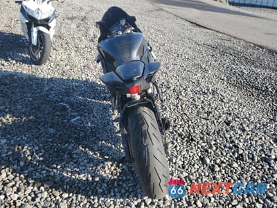 Czwarte zdjęcie samochodu z boku: 2018 YAMAHA YZFR6 C VIN:JYARJ28Y7JA001597 - miniatura
