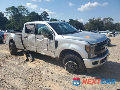 Czwarte zdjęcie samochodu z boku: 2019 FORD F350 SUPER DUTY VIN:1FT8W3BT1KED23473 - miniatura
