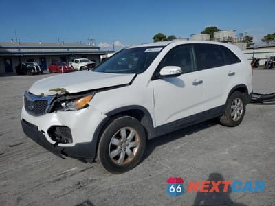 2013 KIA SORENTO LX 5XYKT3A10DG359650 - główne zdjęcie licytacji z USA - miniatura