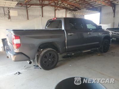 Trzecie zdjęcie samochodu z tyłu: 2017 TOYOTA TUNDRA CREWMAX 1794 VIN:5TFAY5F19HX615353 - miniatura