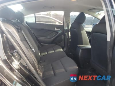 Zdjęcie 10 z 12 samochodu: 2018 KIA FORTE LX VIN:3KPFK4A77JE236791 - miniatura