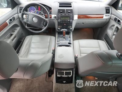Zdjęcie 8 z 13 samochodu: 2004 VOLKSWAGEN TOUAREG 3.2 VIN:WVGBC67L24D023910 - miniatura