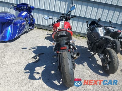 Czwarte zdjęcie samochodu z boku: 2022 KAWASAKI ZR900 F VIN:ML5ZRDF14NDA54855 - miniatura