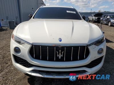 Piąte zdjęcie samochodu w środku: 2017 MASERATI LEVANTE SPORT VIN:ZN661XUS4HX220304 - miniatura