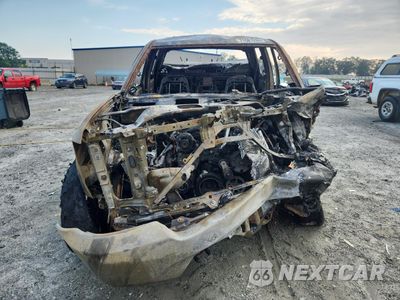 Piąte zdjęcie samochodu w środku: 2017 CHEVROLET SILVERADO K1500 VIN:1GCUKNEC5HF227821 - miniatura