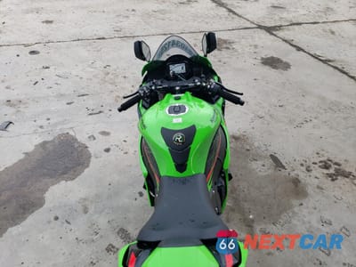 Zdjęcie 6 z 10 samochodu: 2024 KAWASAKI ZX1002 M VIN:JKBZXVM18RA007231 - miniatura