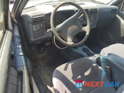 Zdjęcie 8 z 12 samochodu: 1996 CHEVROLET S TRUCK S10 VIN:1GCCS19W1TK130432 - miniatura