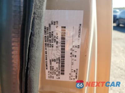 Zdjęcie 14 z 16 samochodu: 2004 FORD E150 CHATE VIN:1FDRE14LX4HA54850 - miniatura
