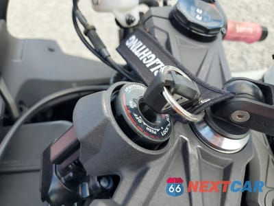 Zdjęcie 8 z 11 samochodu: 2025 KAWASAKI ZX636 K VIN:JKBZXJJ18SA018376 - miniatura