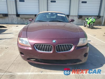 Piąte zdjęcie samochodu w środku: 2003 BMW Z4 3.0 VIN:4USBT53403LT20833 - miniatura