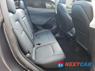 Zdjęcie 10 z 12 samochodu: 2025 TESLA MODEL Y VIN:7SAYGDEE0SA367575 - miniatura