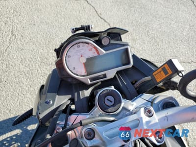 Zdjęcie 7 z 8 samochodu: 2018 BMW S 1000 R VIN:WB10D6208JZ762183 - miniatura