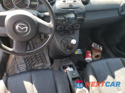 Zdjęcie 8 z 13 samochodu: 2011 MAZDA MAZDA2 VIN:JM1DE1HY6B0104692 - miniatura