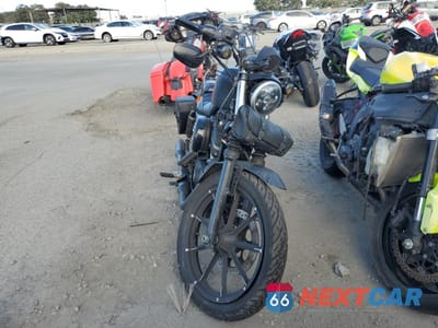 Drugie zdjęcie samochodu z przodu: 2017 HARLEY-DAVIDSON XL883 IRON 883 VIN:1HD4LE237HC413748 - miniatura