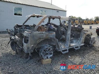 Trzecie zdjęcie samochodu z tyłu: 2018 JEEP WRANGLER UNLIMITED SPORT VIN:1C4HJXDG8JW129683 - miniatura