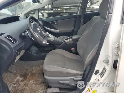 Zdjęcie 7 z 14 samochodu: 2014 TOYOTA PRIUS VIN:JTDKN3DU6E0387265 - miniatura