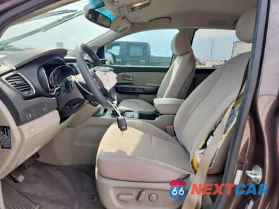 Zdjęcie 7 z 14 samochodu: 2018 KIA SEDONA LX VIN:KNDMB5C1XJ6379617 - miniatura