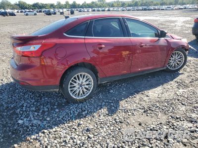Trzecie zdjęcie samochodu z tyłu: 2014 FORD FOCUS TITANIUM VIN:1FADP3J21EL349310 - miniatura