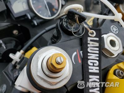 Zdjęcie 8 z 10 samochodu: 2008 YAMAHA YZFR6 VIN:JYARJ16E48A003496 - miniatura