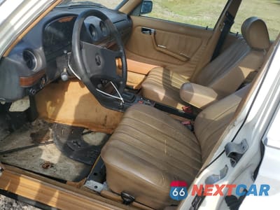 Zdjęcie 7 z 12 samochodu: 1983 MERCEDES-BENZ 300 TDT VIN:WDBAB93A3DN012996 - miniatura