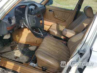 Zdjęcie 7 z 12 samochodu: 1983 MERCEDES-BENZ 300 TDT VIN:WDBAB93A3DN012996 - miniatura