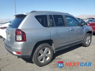 Trzecie zdjęcie samochodu z tyłu: 2016 JEEP COMPASS SPORT VIN:1C4NJDBB9GD549997 - miniatura