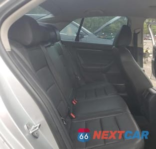 Zdjęcie 10 z 12 samochodu: 2010 VOLKSWAGEN JETTA SE VIN:3VWRZ7AJ4AM045418 - miniatura