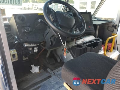 Zdjęcie 8 z 13 samochodu: 2021 FORD F59 VIN:1F65F5KN4M0A04944 - miniatura