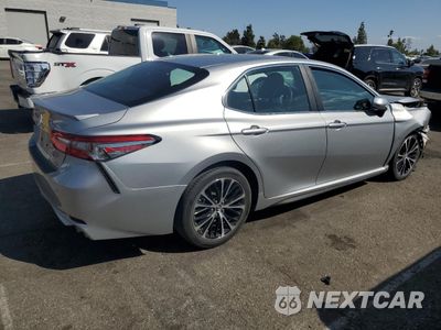 Trzecie zdjęcie samochodu z tyłu: 2018 TOYOTA CAMRY L VIN:4T1B11HK1JU127329 - miniatura